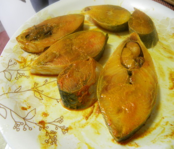 Commencée Diye Ilish Machher Jhol - recette bengali, Recettes de poisson et d'oeufs, Recettes (ilish) Commencée Diye Ilish Machher Jhol - recette bengali, poisson et oeufs Recettes, Recettes