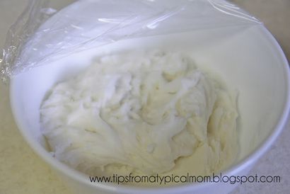 Mieux que le sel de la pâte maison d'argile pour ornements ou Handprints - Conseils d'une maman typique (ornements) Mieux que le sel de la pâte maison d'argile pour ornements ou Handprints - Conseils d'une maman typique