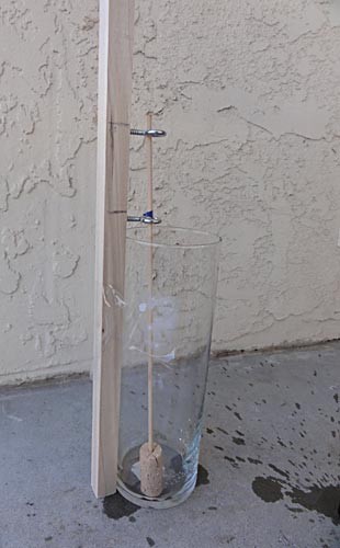Construire une horloge à eau pour montrer le goutte à goutte, goutte à goutte, goutte à goutte du temps (l'eau) Construire une horloge à eau pour montrer le goutte à goutte, goutte à goutte, goutte à goutte du temps