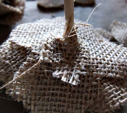 Bricolage - Fleurs Burlap Spoonful of Imagination (comment faire des fleurs roulées en toile de jute) Bricolage Fleurs Burlap - Spoonful of Imagination