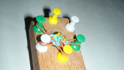 Facile à faire Élastique Loom et bracelet 9 étapes (avec photos) (comment faire des bandes de métier à tisser facile) Facile à faire Élastique Loom et bracelet 9 étapes (avec photos)