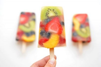 Sucettes de fruits frais, salade de fruits sucettes glacées (frais) Fruits frais, popsicles Salade de fruits sucettes glacées