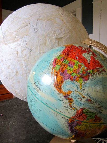 Globe Halloween Costume (Halloween) Globe Halloween Costume