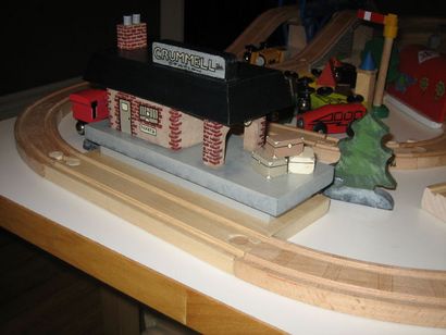 Station de main pour Thomas the Tank Engine train en bois: 6 étapes (Thomas) Station de main pour Thomas le train en bois: 6 étapes