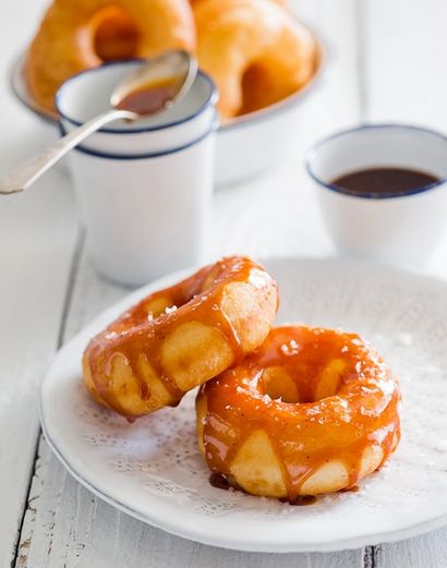 Recette maison beignet avec caramel brûlé Glaze (brûlé) Recette maison beignet avec caramel brûlé Glaze