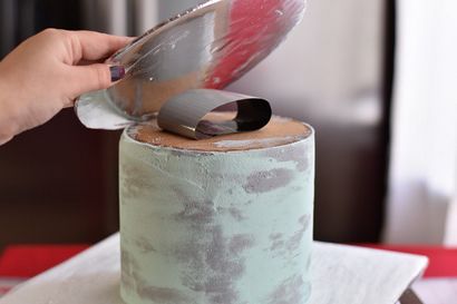 Comment obtenir un bord tranchant sur votre gâteau de crème au beurre (bord) Comment obtenir un bord tranchant sur votre gâteau de crème au beurre