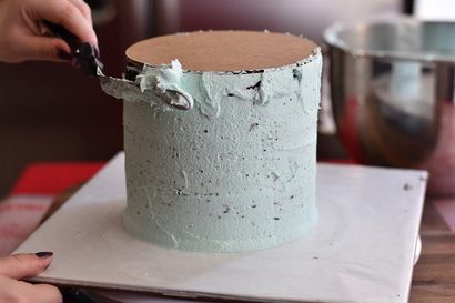 Comment obtenir un bord tranchant sur votre gâteau de crème au beurre (bord) Comment obtenir un bord tranchant sur votre gâteau de crème au beurre