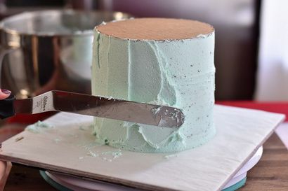 Comment obtenir un bord tranchant sur votre gâteau de crème au beurre (hacks de décoration de gâteau) Comment obtenir un bord tranchant sur votre gâteau de crème au beurre