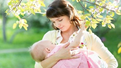 Comment faire un bébé arrête de pleurer la nuit - 5 conseils (arrêt) Comment faire un bébé arrête de pleurer la nuit - 5 conseils