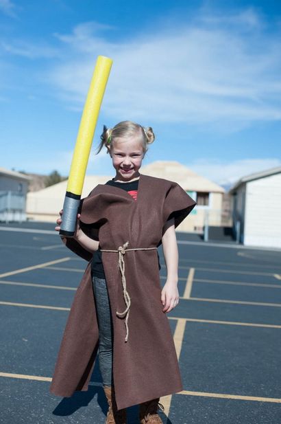 Comment faire un Jedi Padawan Costume Pas cousez Instructions Bricolage - All Things Thrifty (costume padawan comment faire) Comment faire un Jedi Padawan Costume Pas cousez Instructions de bricolage - All Things Thrifty