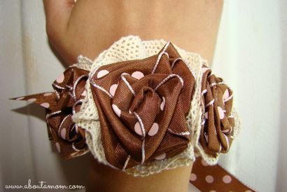 Comment faire une Mère - Journée Corsage avec Roses Ruban - A propos de A maman (Mère Faire Corsage) Comment faire une mère - jour de s avec Corsage Roses Ruban - A propos de A maman