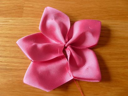 Comment faire un ruban de fleur de capot charme, Leannes Blog, Royaume-Uni Parenting - Blog de mode de vie (faire) Comment faire un charme Pare-soleil Fleur ruban, Blog Leannes, Royaume-Uni Parenting - Blog Lifestyle