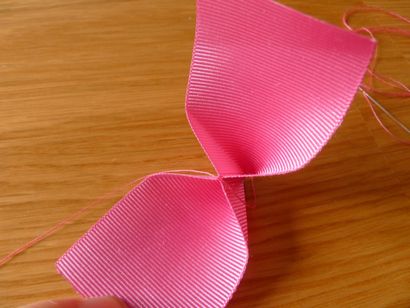 Comment faire un ruban de fleur de capot charme, Leannes Blog, Royaume-Uni Parenting - Style de vie Blog (fleur) Comment faire un charme Pare-soleil Fleur ruban, Blog Leannes, Royaume-Uni Parenting - Blog Lifestyle