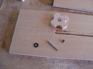 Comment faire un cercle routeur coupe Jig 8 étapes (avec photos) (faire) Comment faire un cercle de routeur de coupe Jig 8 étapes (avec photos)