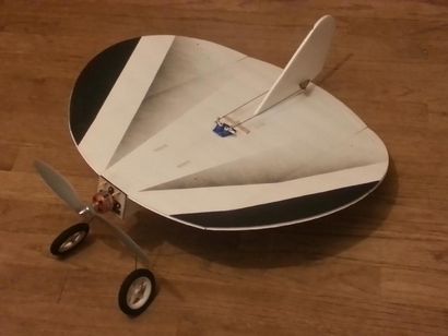 Comment faire un avion simple RC à la maison, bricolage Hacking (avion) Comment faire un avion simple RC à la maison, bricolage Hacking
