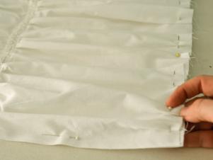 Comment coudre tissu froncé oreiller Shams, HGTV (oreiller) Comment coudre tissu froncé Pillow Shams, HGTV