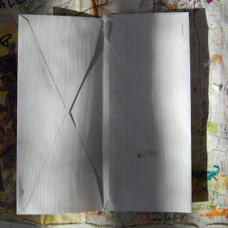 Live Your Art indésirable Mail Art Journal Tutorial (comment faire de l'art de courrier indésirable) Live Your Art indésirable Mail Art Journal Tutorial