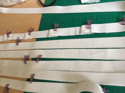Faire une cage ronde Crinoline, A Damsel dans cette robe (crinoline) Faire une cage ronde Crinoline, A Damsel dans cette robe