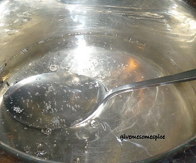Mohanthal un gujarati traditionnel sucré, authentique Recettes végétariennes, nourriture indienne traditionnelle, (traditionnelle) Mohanthal une gujarati sucrée traditionnelle, authentique végétarien Recettes, nourriture traditionnelle indienne,