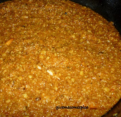 Mohanthal un traditionnel gujarati doux, authentiques recettes végétariennes, une cuisine traditionnelle indienne, (gujarati) Mohanthal une gujarati sucrée traditionnelle, authentique végétarien Recettes, nourriture traditionnelle indienne,