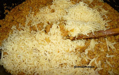 Mohanthal un traditionnel gujarati doux, authentiques recettes végétariennes, nourriture indienne traditionnelle, (douce) Mohanthal une gujarati sucrée traditionnelle, authentique végétarien Recettes, nourriture traditionnelle indienne,