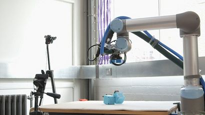 robot mère construit des modèles enfants pour faire de chaque génération mieux que la dernière, Daily Mail en ligne (mère) robot mère construit des modèles enfants pour faire de chaque génération mieux que la dernière, Daily Mail en ligne