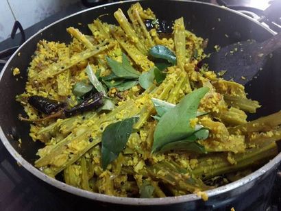 Muringakka Thoran- Kerala style et de noix de coco Drumstick Sauté, Swad (Kérala) Muringakka Thoran- Kerala style et de noix de coco Drumstick Sauté, Swad