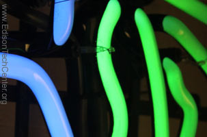 Néon et argon Glow Lampes - Comment fonctionnent-ils & amp; Histoire (comment faire des néons violets) Néon et argon Glow Lampes - Comment fonctionnent-ils & amp; Histoire