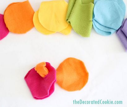 No-Sew écharpe arc-en-- Aménagées Cookie (comment faire des écharpes pour les tout-petits) No-Sew écharpe arc-en-- Aménagées Cookie