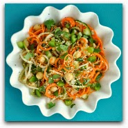 Crabe épicé Sriracha et salade de concombre (Sriracha) Crabe et salade de concombre épicé Sriracha