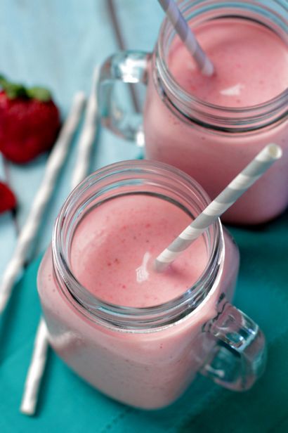 Strawberry Milkshake Smoothie - Live Simply (milk-shake) Strawberry Milkshake Smoothie - Live Simply