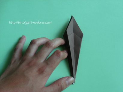 Tsuru, Tutoriels Origami (en bas à droite de pliage) Tsuru, Tutoriels Origami