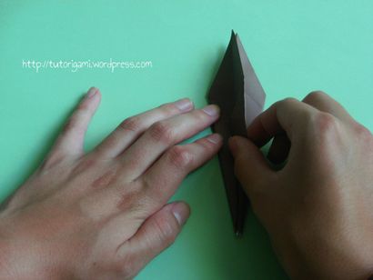 Tsuru, Tutoriels Origami (en bas à droite de pliage) Tsuru, Tutoriels Origami