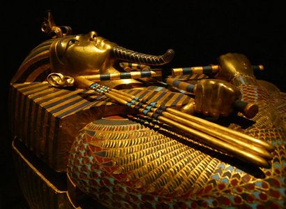Le masque mortuaire de Toutankhamon et Cercueils (Toutânkhamon) Le masque mortuaire de Toutankhamon et Cercueils