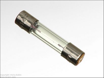 En utilisant une lumière de test (dépannage) En utilisant une lampe test