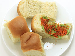 Vada Pav Recette - Mumbai style Pav Vada avec chutney épicé (comment faire vada pav Mirchi) Vada Pav Recette - Mumbai style Pav Vada avec chutney épicé