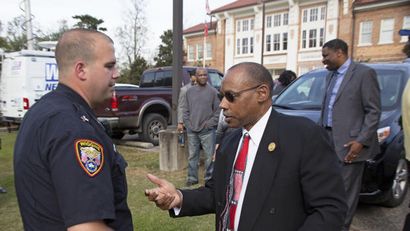 Wiggins, Mississippi haut de l'incident noeud coulant de l'école un autre coup à l'image État - CBS Nouvelles (école) Wiggins, Mississippi haut de l'incident noeud coulant de l'école un autre coup à l'image de l'Etat - CBS Nouvelles