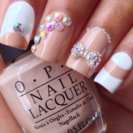 beżowy manicure beżowy manicure