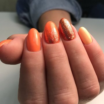 маникюр с блясъци маникюр с блясъци