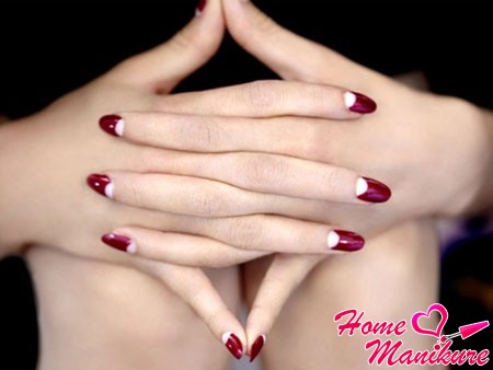 beżowy manicure bordowy manicure paznokcie foto design lakier do paznokci