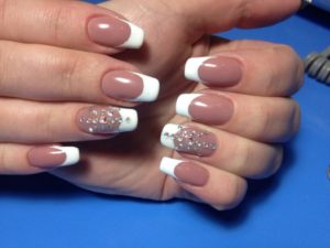 manicure francuski Francuski manicure