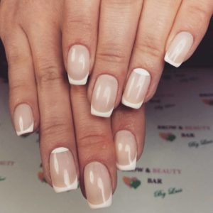 manicure francuski manicure francuski