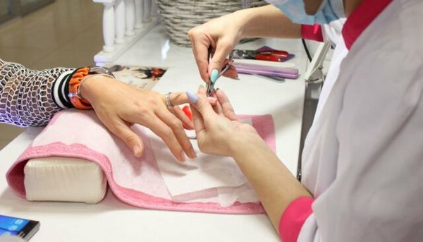 hogyan kell csinálni berendezés manikűr otthon női manikűr