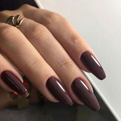 beżowo-brązowy manicure beżowy manicure