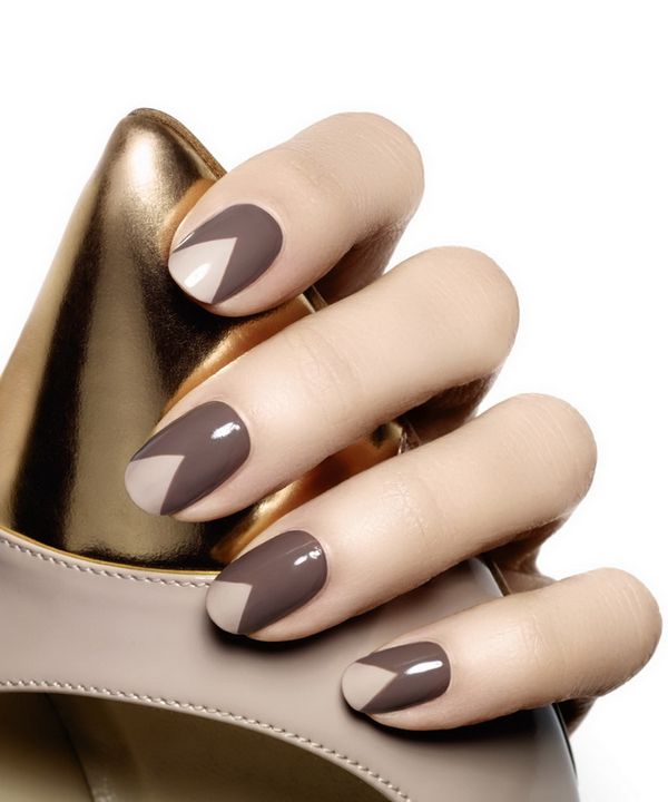 beżowo-brązowy manicure beżowy manicure