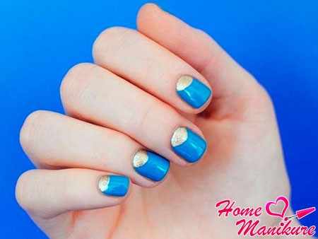księżycowy manicure zdjęcie kolor paznokcie projekt francuski czerwony czarny dżetów beżowy manicure