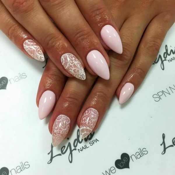 beżowo-brązowy manicure beżowy manicure