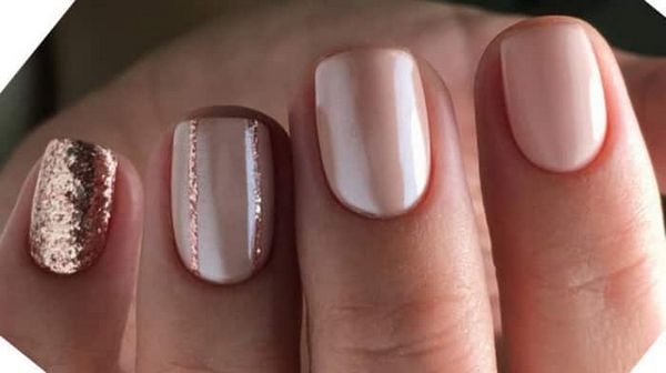 beżowy manicure beżowo-brązowy manicure