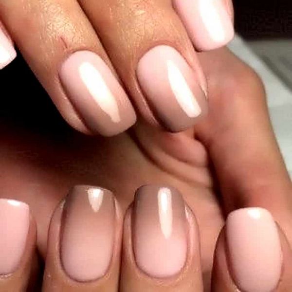 beżowy manicure beżowo-brązowy manicure