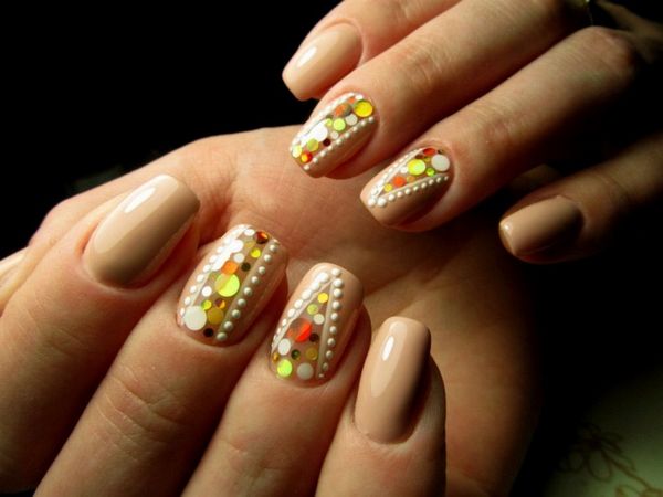 beżowy manicure beżowy manicure